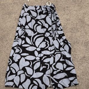 Primark Black and Gray Floral Midi Skirt